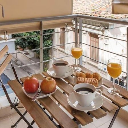 Modern Apartment In The Heart Of The City Aten Exteriör bild